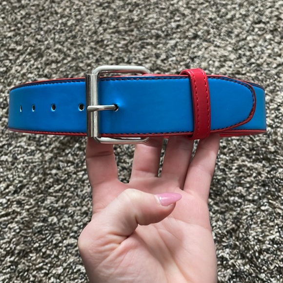 Superman Belt. Size S/M (28-32). Worn a handful of times. - Picture 2 of 4